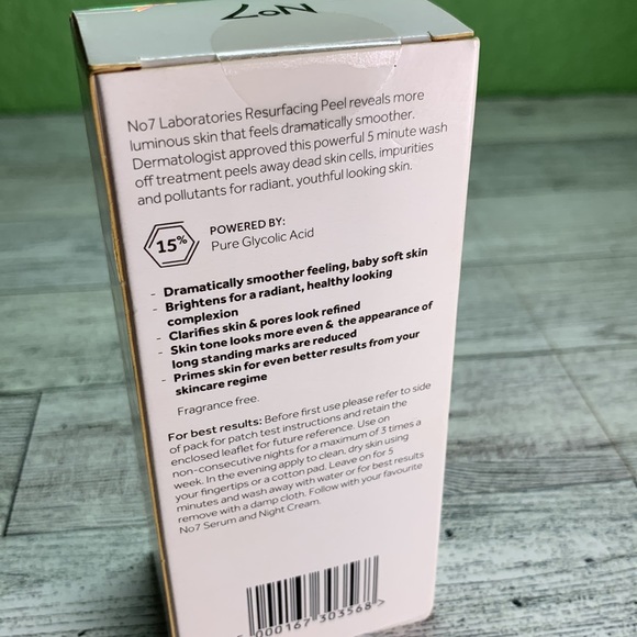 No 7 Laboratories Resurfacing Peel - Picture 2 of 2